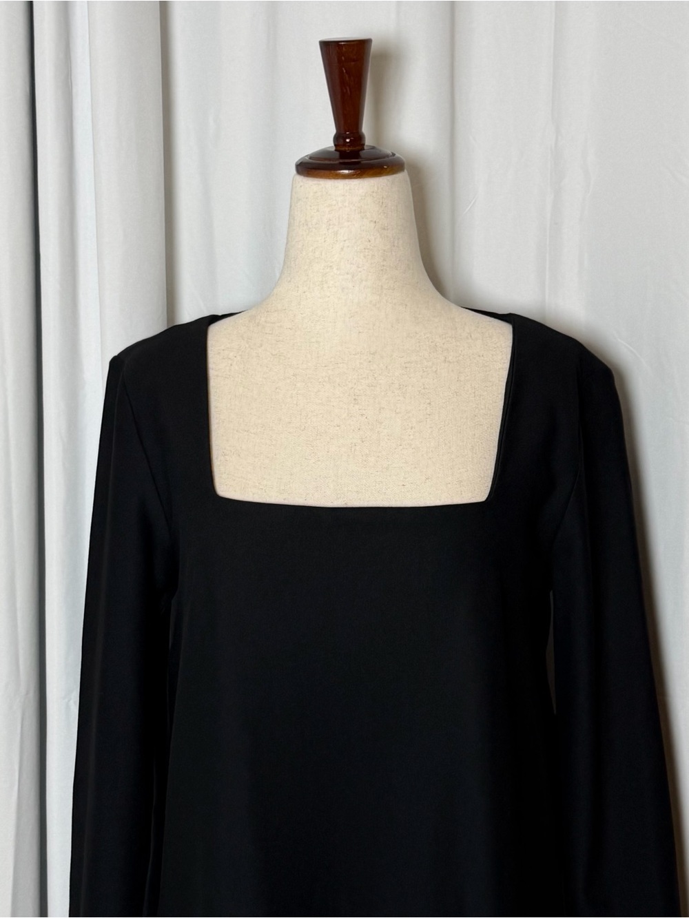 Tuckernuck Middleton Dress Black NWT Small - Picture 5 of 10